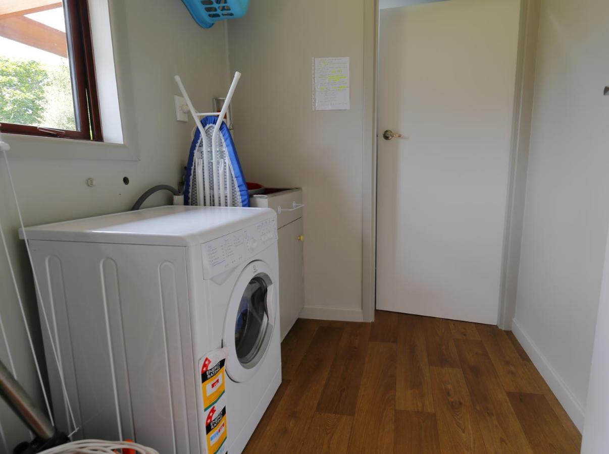 Mokonui Cottage - Te Anau Holiday Home Екстериор снимка