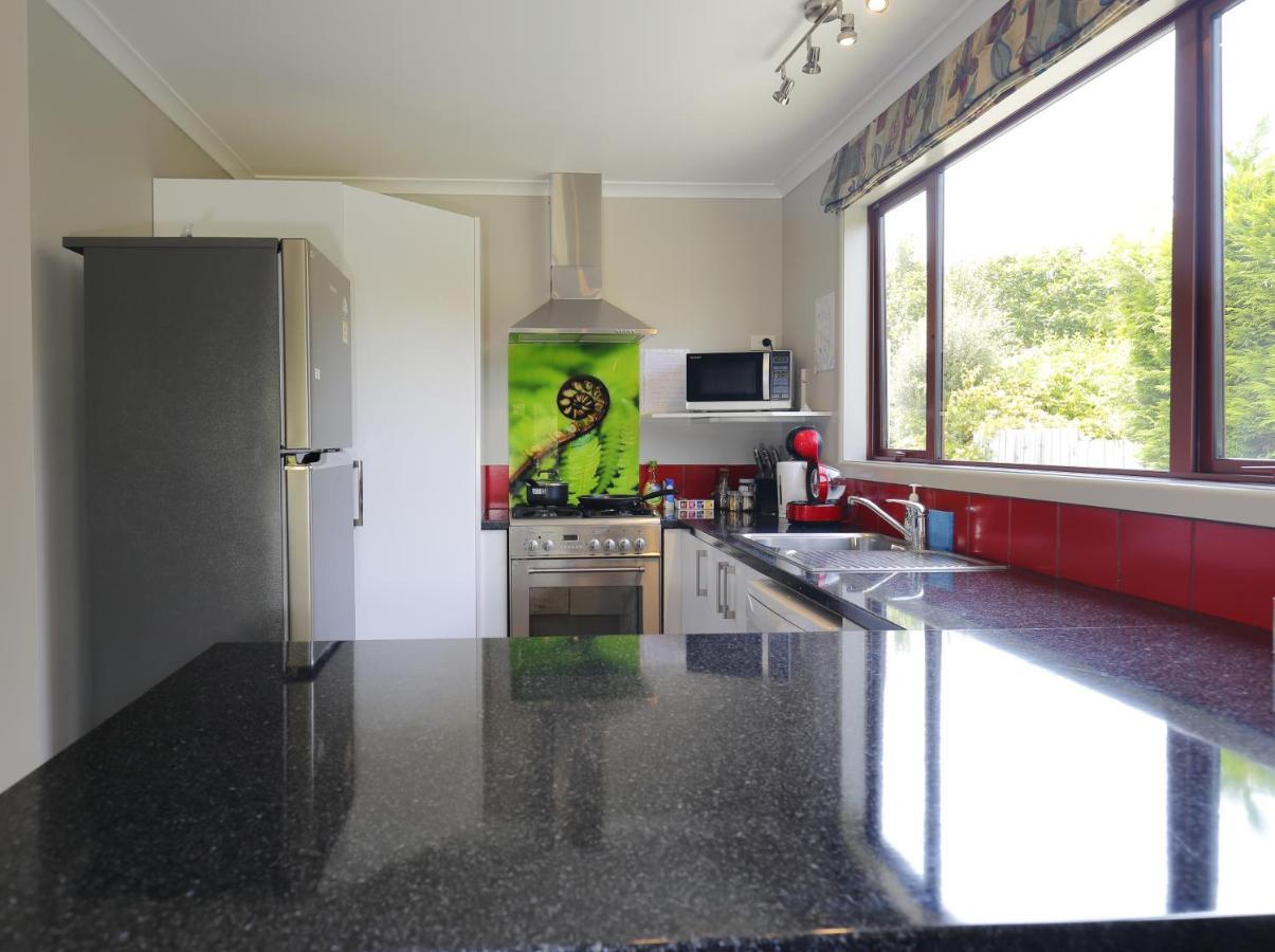 Mokonui Cottage - Te Anau Holiday Home Екстериор снимка